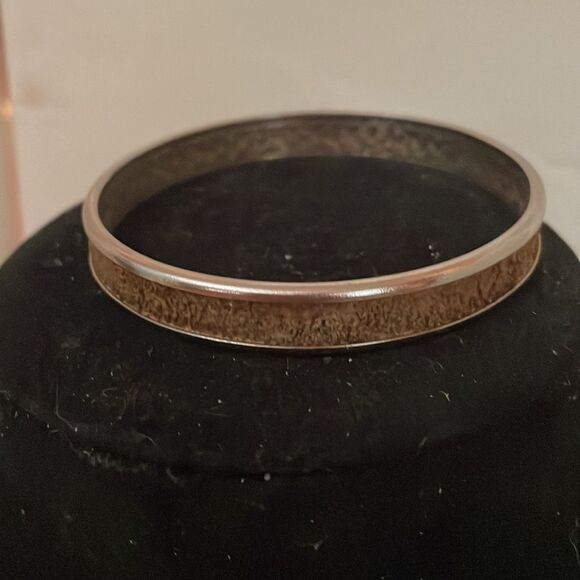 2.75” x 0.5” silver tone bangle bracelet with tan/brown druzy inlay - Picture 4 of 10